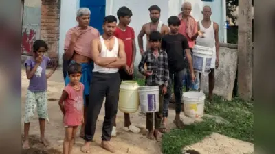 धोरैया के गौरा गांव में पेयजल संकट गहराया, ग्रामीणों ने पंप चालक पर लगाया जलापूर्ति बाधित करने का आरोप