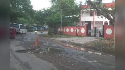 बांका के जिलेबिया मोड़ पर जानलेवा गड्ढा, श्रावणी मेले से पहले हादसे का बढ़ा खतरा