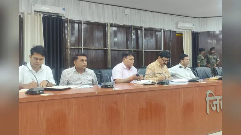 लक्ष्य के अनुरूप काम नहीं हुआ तो होगी कार्रवाई, स्वास्थ्य अधिकारियों को बांका डीएम की सख्त चेतावनी