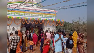 सोमवती अमावस्या पर शिवालय में उमड़ी भीड़, हर-हर महादेव के जयघोष से गूंजा पंजवारा