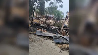आग से दो घर जले, चार बकरियां जिंदा जलीं, तीन लाख का नुकसान