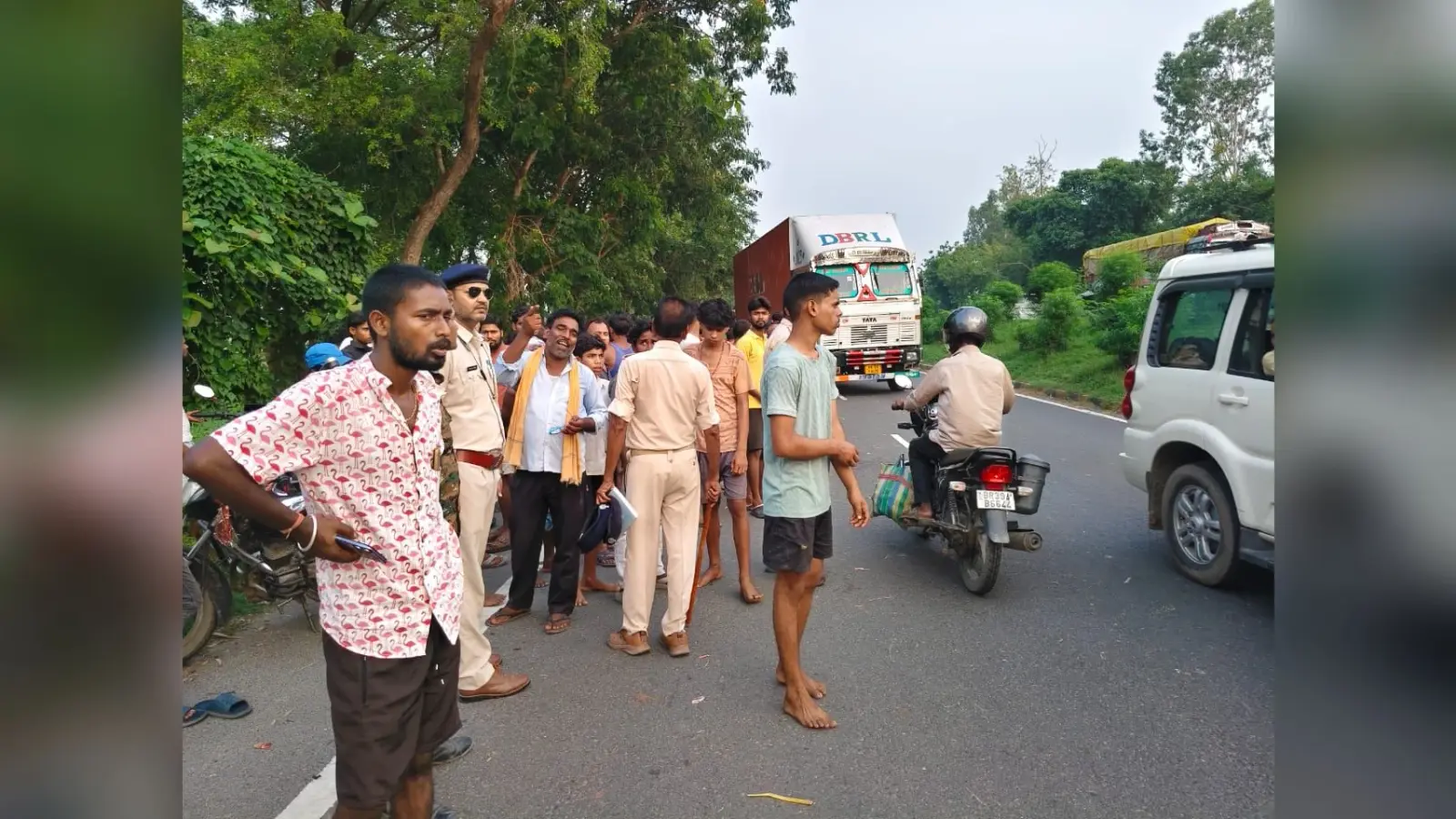 तेज रफ्तार वाहन की चपेट में आने से महिला की मौत