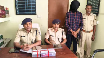 चोरी का खुलासा: जमीन में गाड़े गए 02 लाख के सोने के जेवर बरामद, एक आरोपी गिरफ्तार
