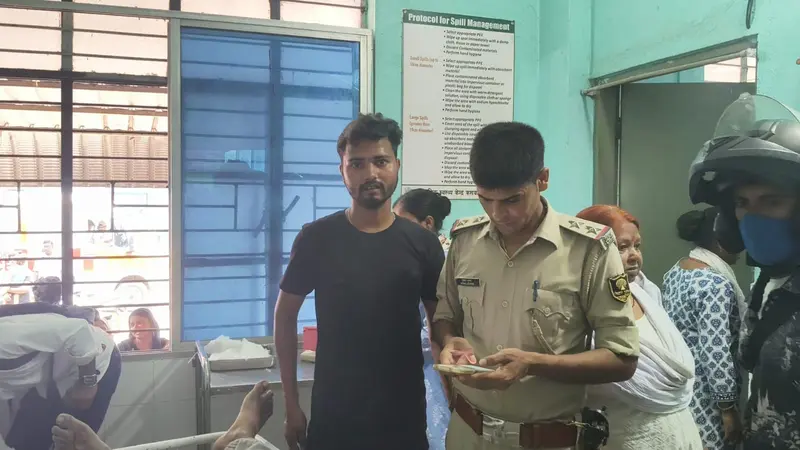 डिवाइडर से टकरायी से बाइक, अररियाा के युवक की की मौत, आइओसी कर्मी घायल