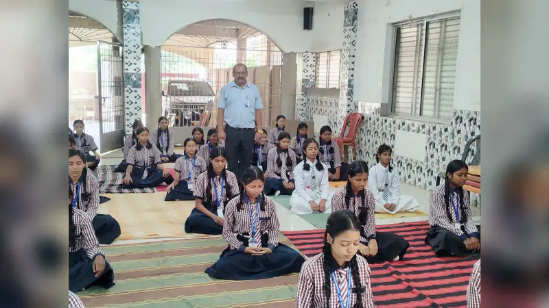 अंतरराष्ट्रीय योग दिवस से पहले बच्चों ने सीखा स्वस्थ जीवन का मंत्र