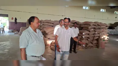 Giridih News :डीएसओ ने जेएसएफसी गोदाम किया निरीक्षण