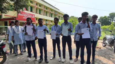 413 की जगह 3600 वसूली का आरोप, आईटीआई कॉलेज के छात्रों का फूटा गुस्सा