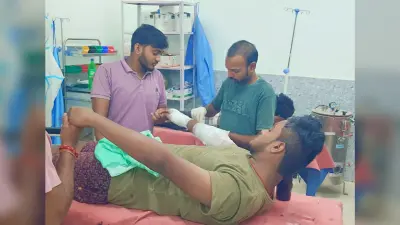 दो बाइकों की सीधी टक्कर में युवक व आइसक्रीम विक्रेता गंभीर रूप से घायल