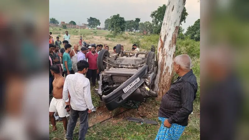 गिरिडीह से तारापीठ जा रही कार अनियंत्रित होकर पलटी, छह घायल