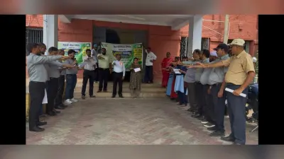 Giridih News :अधिकारियों व कर्मियों ने ली स्वच्छता की शपथ