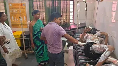 Chakradharpur News : पत्नी से विवाद के बाद युवक ने खुद को लगायी आग, 80% झुलसा