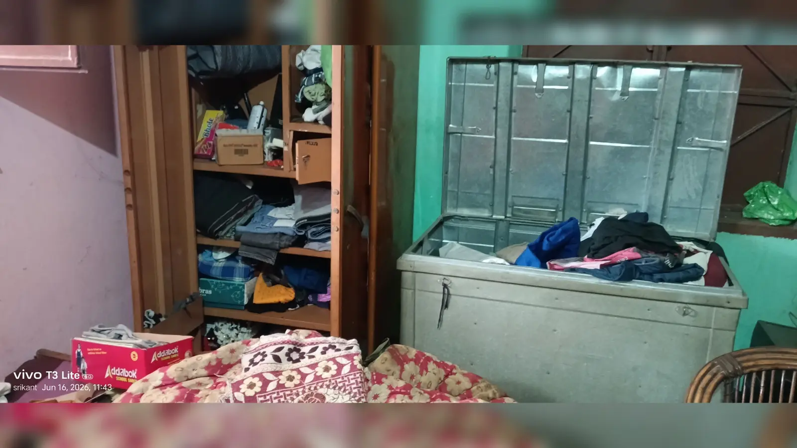 Dhanbad News: भूली में बंद आवास का ताला तोड़ लाखों की चोरी