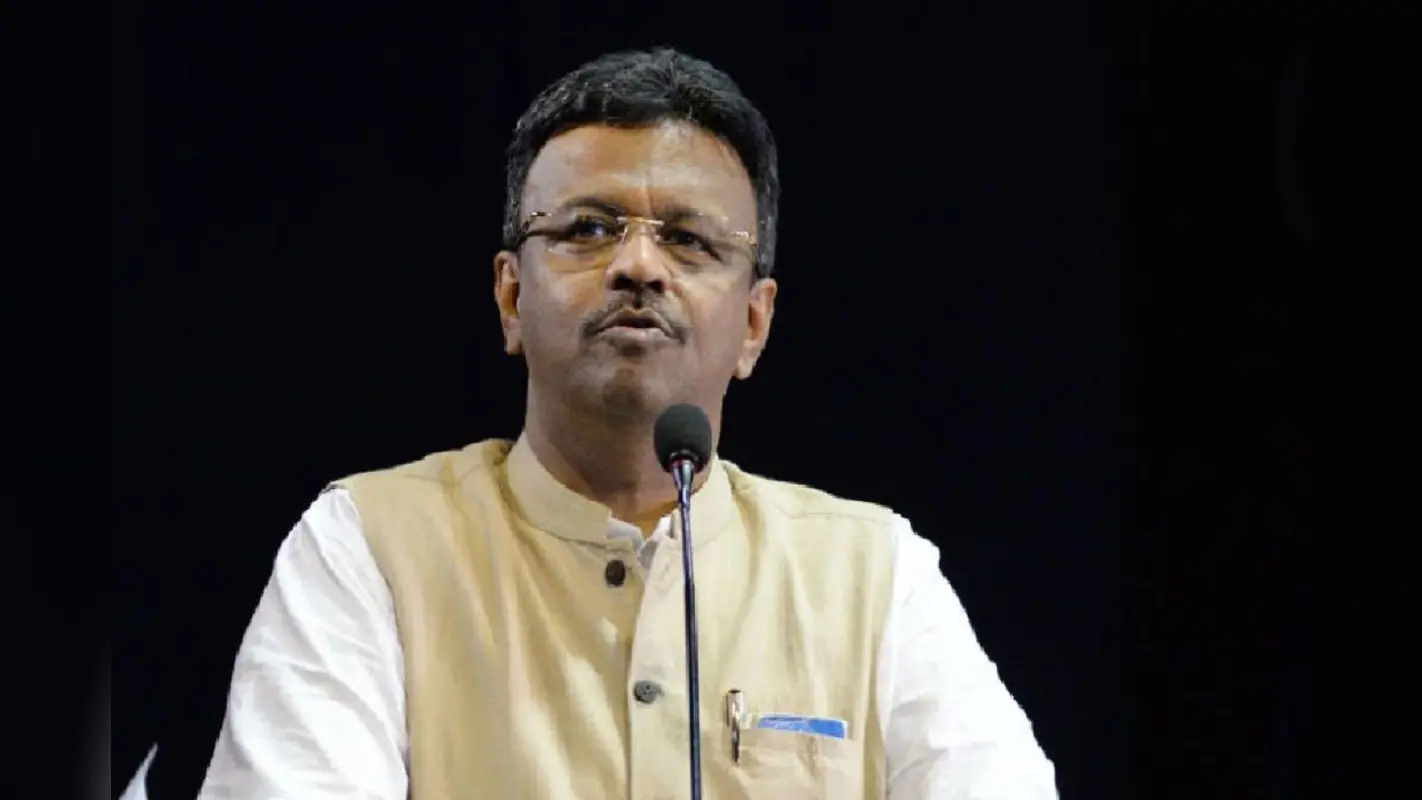 कोलकाता नगर निगम के मेयर की बढ़ी मुश्किल, फिरहाद हकीम के घर पहुंची सीआइडी