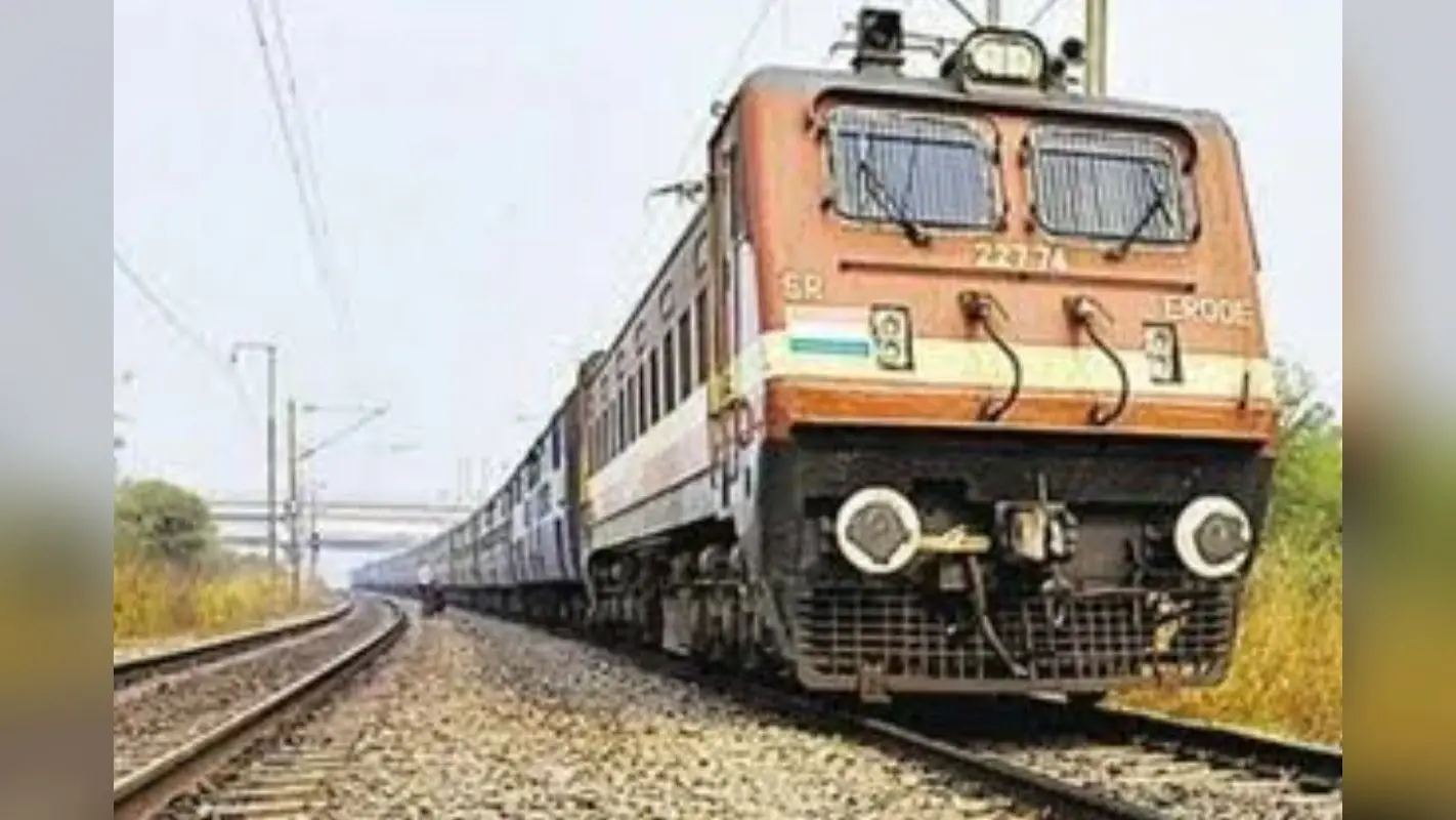 गया जी: पटना-गया रेलखंड पर हादसा, चलती ट्रेन से गिरा युवक, अस्पताल में भर्ती