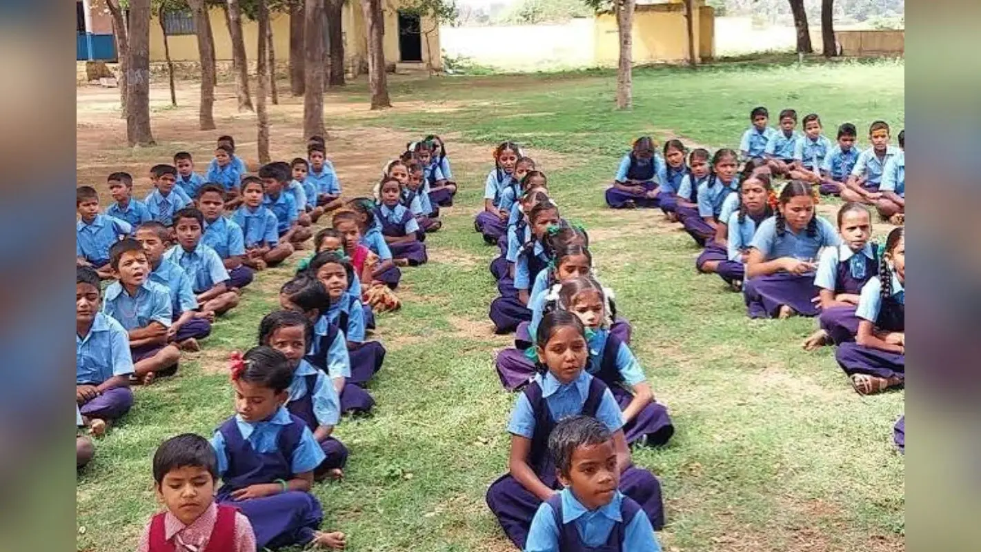 1 जुलाई से गोपालगंज जिले के सभी सरकारी स्कूलों का नया समय लागू, सुबह 9:30 से शाम 4 बजे तक चलेंगी कक्षाएं
