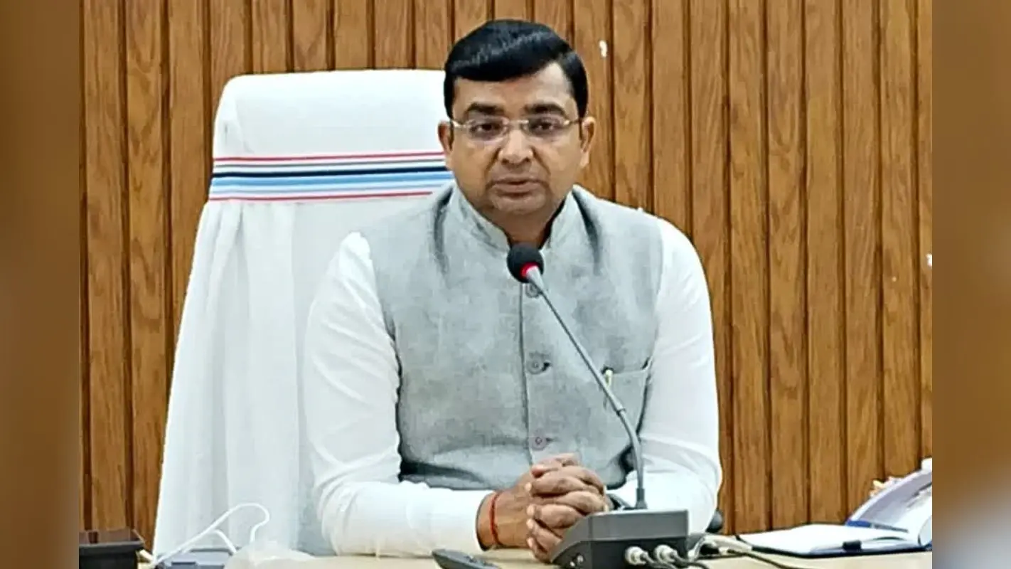 कौन हैं पटना के नए डीएम कुंदन कुमार? मुंबई की मोटी सैलरी छोड़ UPSC में मारी बाजी, जानिए IAS बनने तक का सफर