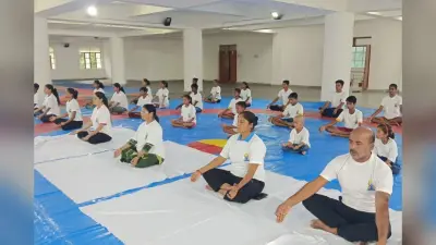 सहरसा के खेल भवन में गूंजा ‘Yoga for Harmony and Peace’, सैकड़ों लोगों ने किया सामूहिक योग