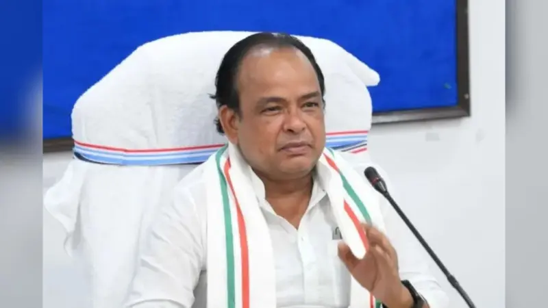 पारा मेडिकल छात्रों का प्रदर्शन,स्वास्थ्य मंत्री इरफान अंसारी ने मांगें पूरी करने का दिया भरोसा