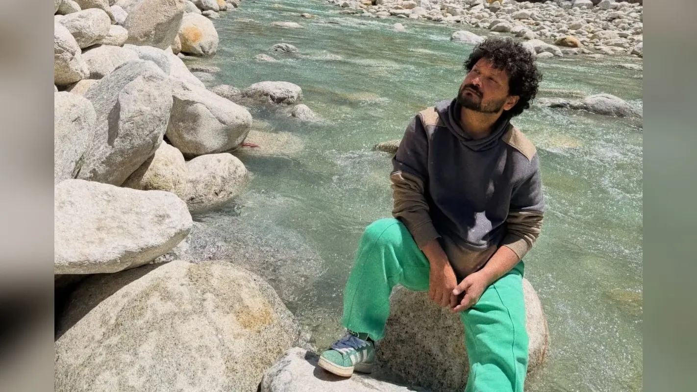 फिल्म सेट पर A, B और C कैटेगरी का खेल, लीड एक्टर्स को 4 वैनिटी… जूनियर को टेंट भी नसीब नहीं, बी-टाउन का कड़वा सच