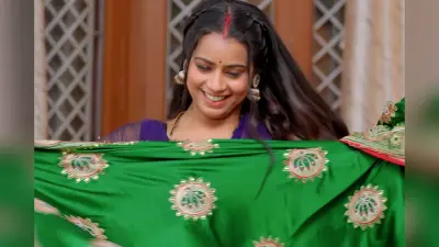 खुशी कक्कड़ का नया गाना ‘साड़ी कलकतिया’ हुआ रिलीज, जुली राजपूत के अंदाज ने जीता दिल