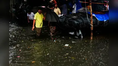 कोलकाता में भारी बारिश, 20 से अधिक विमान लेट, दमदम एयरपोर्ट के टैक्सी-वे और एप्रन पर भरा पानी