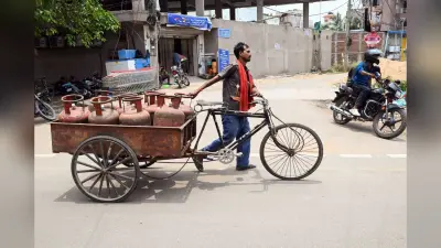 किशनगंज में घरेलू गैस हुआ महंगा, आज से सिलेंडर के लिए चुकाने होंगे इतने ज्यादा पैसे