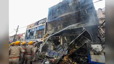 Lucknow Fire : जिस बिल्डिंग में गई 15 जानें, उसे 2016 में अवैध निर्माण के लिए मिला था नोटिस