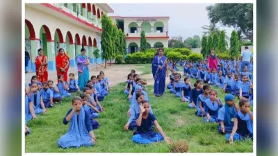 अंतरराष्ट्रीय योग दिवस पर स्कूल खुला, बच्चों ने उत्साह से किया योगाभ्या