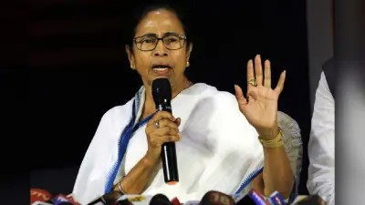 ममता बनर्जी के सामने ही भिड़ गये कुणाल घोष और अभिषेक बनर्जी, सड़क तक पहुंचा शोर