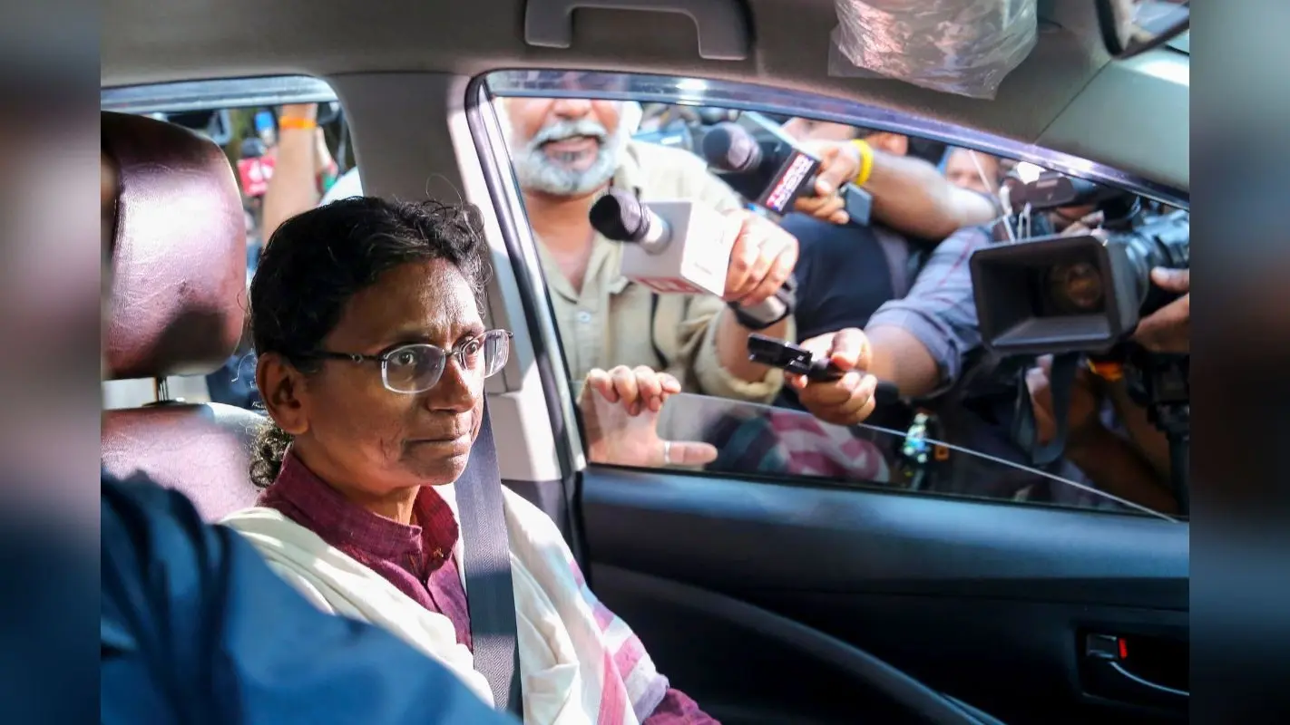 मीनाक्षी नटराजन का नामांकन रद्द, कांग्रेस बोली- ‘सीट चोरी’, EC दफ्तर के बाहर हंगामा, लोकतंत्र की हत्या का आरोप