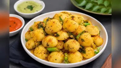 रोज सुबह एक ही नाश्ता खाकर हो गए हैं बोर? तो ट्राई करें यह चटपटी मिनी मसाला इडली