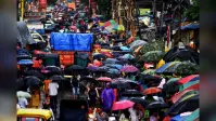 कोलकाता और दक्षिण बंगाल में भारी बारिश से जनजीवन अस्त-व्यस्त, जानें आज 2 सितंबर को कैसा रहेगा मौसम