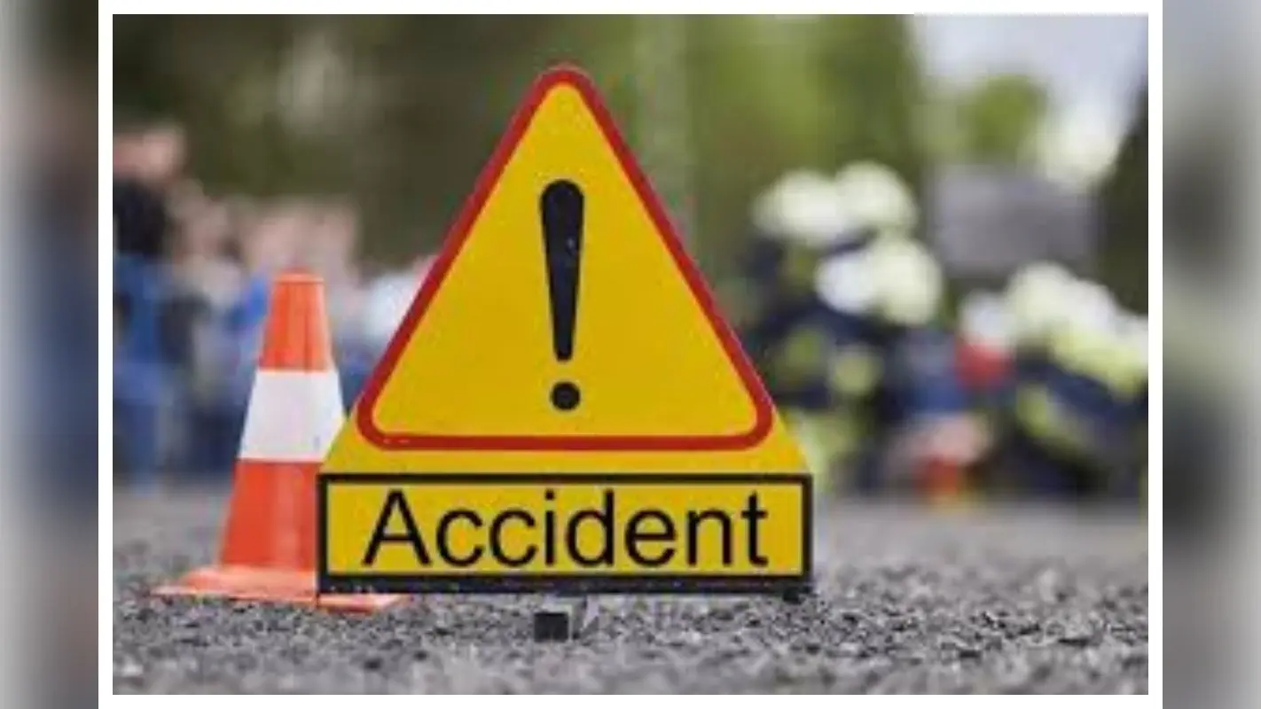 Motihari Road Accident: तेज रफ्तार पिकअप की टक्कर से बुलेट सवार छात्र की मौत, एक युवक गंभीर घायल