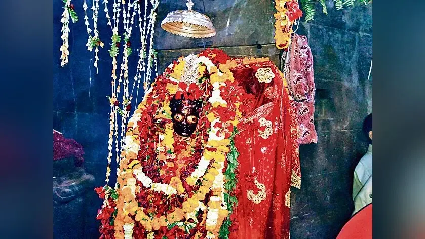 Kaimur News : आस्था का केंद्र मुंडेश्वरी धाम, रविवार को उमड़ी श्रद्धालुओं की भारी भीड़