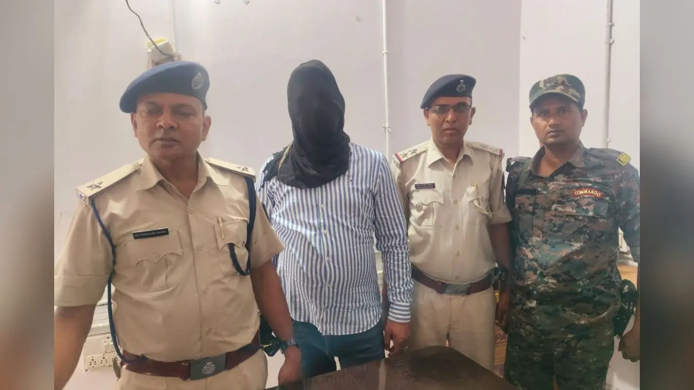 Muzaffarpur: ओंकार के घर से मिला 50 से अधिक जमीन के कागजात, जब्ती को इडी को भेजा जाएगा प्रस्ताव,एसआइटी जब्त कागजातों की गंभीरता से कर रही जांच