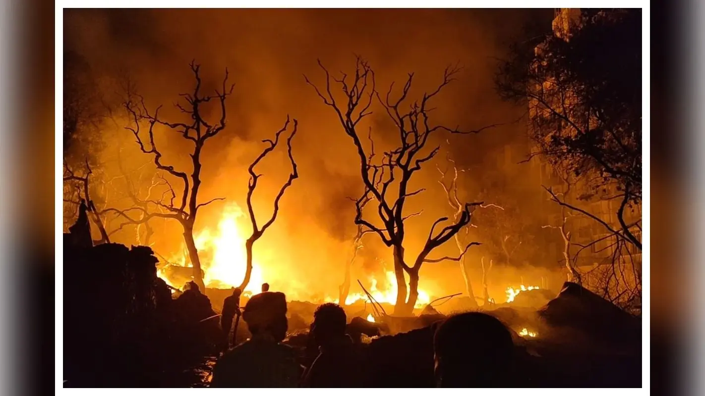 मुजफ्फरपुर: 14 दमकल ने नौ घंटे की मशक्कत के बाद आग पर पाया काबू, जलने से बचा अपार्टमेंट