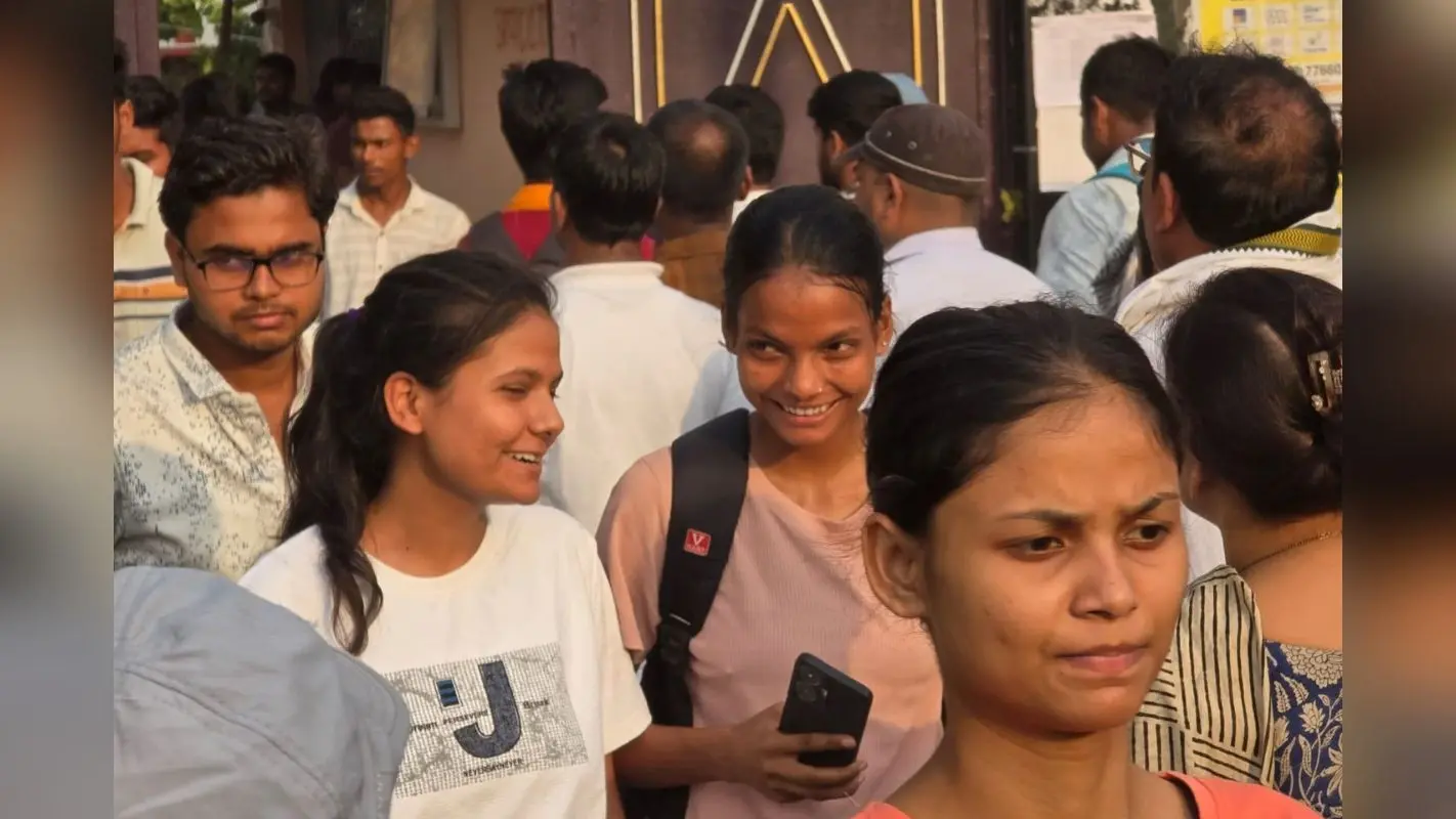 हाजीपुर में कड़ी सुरक्षा के बीच 11 केंद्रों पर शांतिपूर्ण संपन्न हुई Re-NEET परीक्षा, जानिए छात्रों का अनुभव