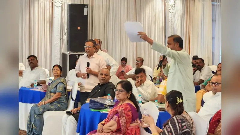 PMC Board Meeting: पटना नगर निगम पर 350 करोड़ का कर्ज, पार्षद बोले- शहर में ना Street Light जल रही, ना हर दिन कचरा उठ रहा