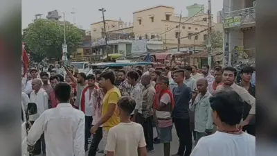 बक्सर में विकास ठप होने पर बवाल, जिप सदस्यों ने DDC का किया पुतला दहन