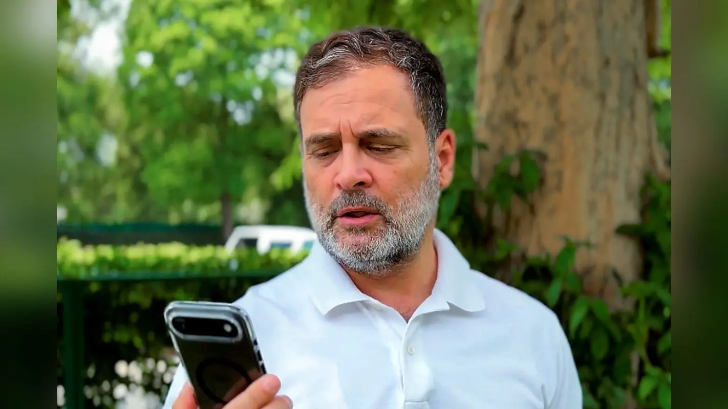Video: जन्मदिन पर राहुल गांधी ने किसे दिया फ्लाइंग किस, वीडियो आया सामने