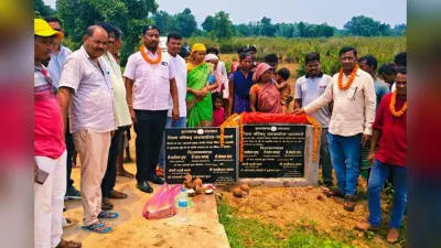 खरसावां में ग्रामीणों को मिली विकास योजनाओं की सौगात, जिप अध्यक्ष ने किया शिलान्यास