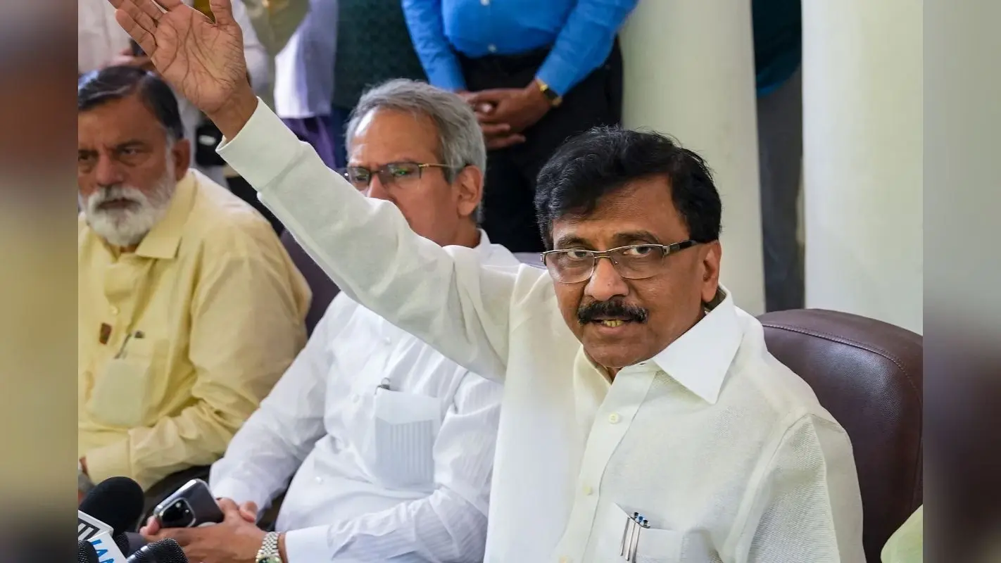उद्धव की शिवसेना में फूट की अटकलें: UBT सांसदों ने ओम बिरला से की मुलाकात