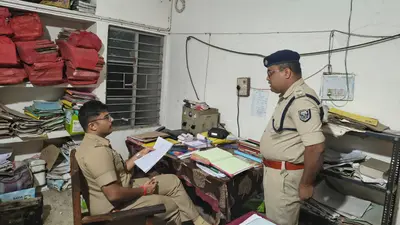 कैमूर SP ने देर रात पकड़ीं दुर्गावती थाने की खामियां, जांच में मिले 10 गुना अधिक पेंडिंग केस; अधिकारियों को लगाई फटकार