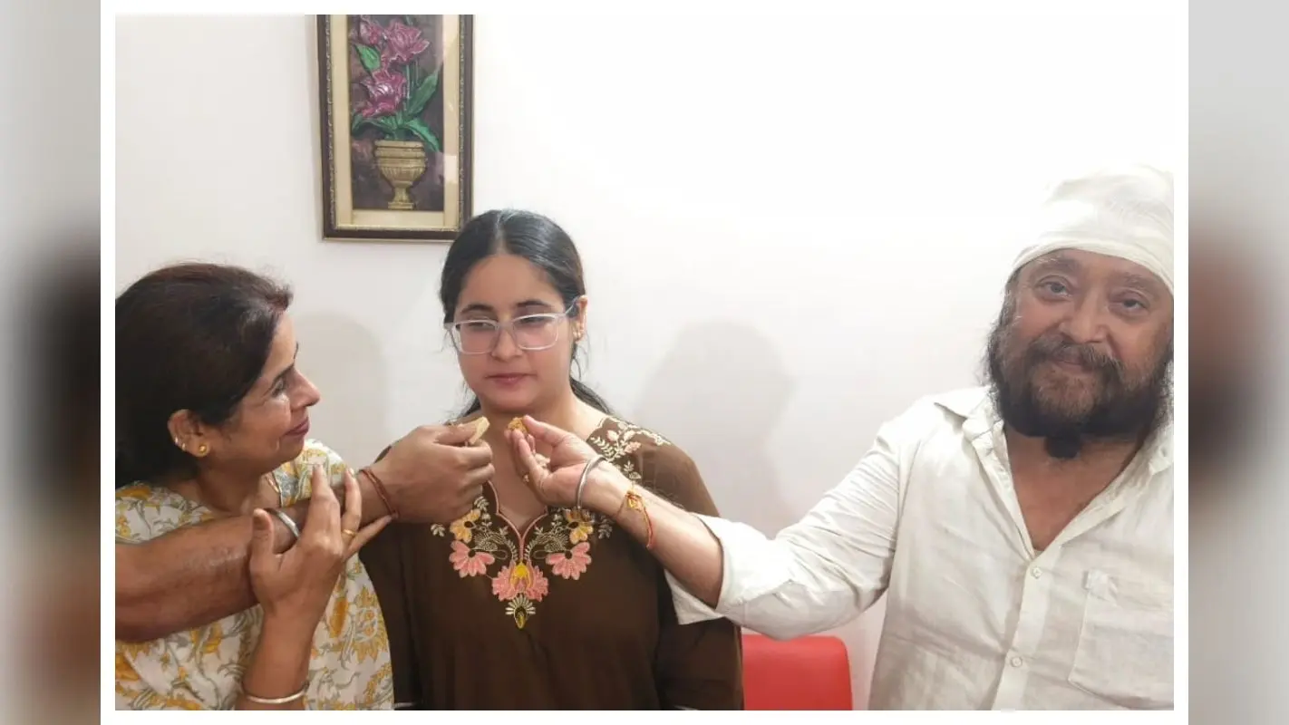 टेंट हाउस संचालक की बेटी बनीं MBBS डॉक्टर, सिख समुदाय में शहर की पहली महिला डॉक्टर बनीं असप्रीत कौर