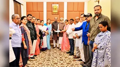 ममता बनर्जी के हाथ से निकल गयी तृणमूल! 20 सांसदों ने TMC का इस पार्टी में कर दिया विलय