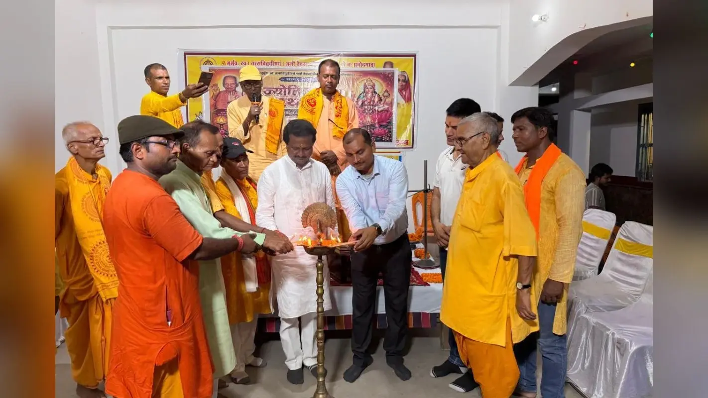 हवेली खड़गपुर में दिव्य ज्योति कलश रथ यात्रा का भव्य स्वागत, दीप महायज्ञ में उमड़ा श्रद्धालुओं का सैलाब