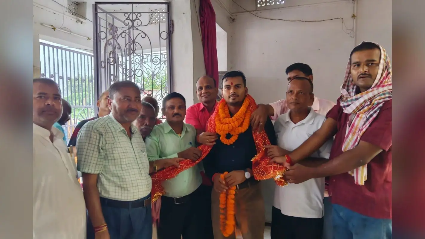 मां की मजदूरी और संघर्ष ने बदली बेटे की तकदीर, बीपीएससी पास कर बने जूनियर इंजीनियर