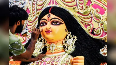 बंगाल में दुर्गा पूजा के 400 करोड़ के सरकारी अनुदान पर संकट! शुभेंदु अधिकारी की एक घोषणा से सहमीं 44000 कमेटियां