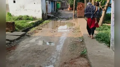 हवेली खड़गपुर में चार महीने से खोदकर छोड़ दी सड़क, अब लोगों के लिए बनी मुसीबत