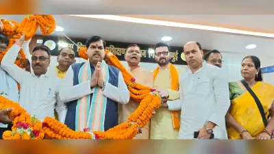 गिद्धौर पहुंचे शिक्षा मंत्री मिथिलेश तिवारी, शिक्षकों ने किया भव्य स्वागत, सौंपा पांच सूत्री मांगपत्र